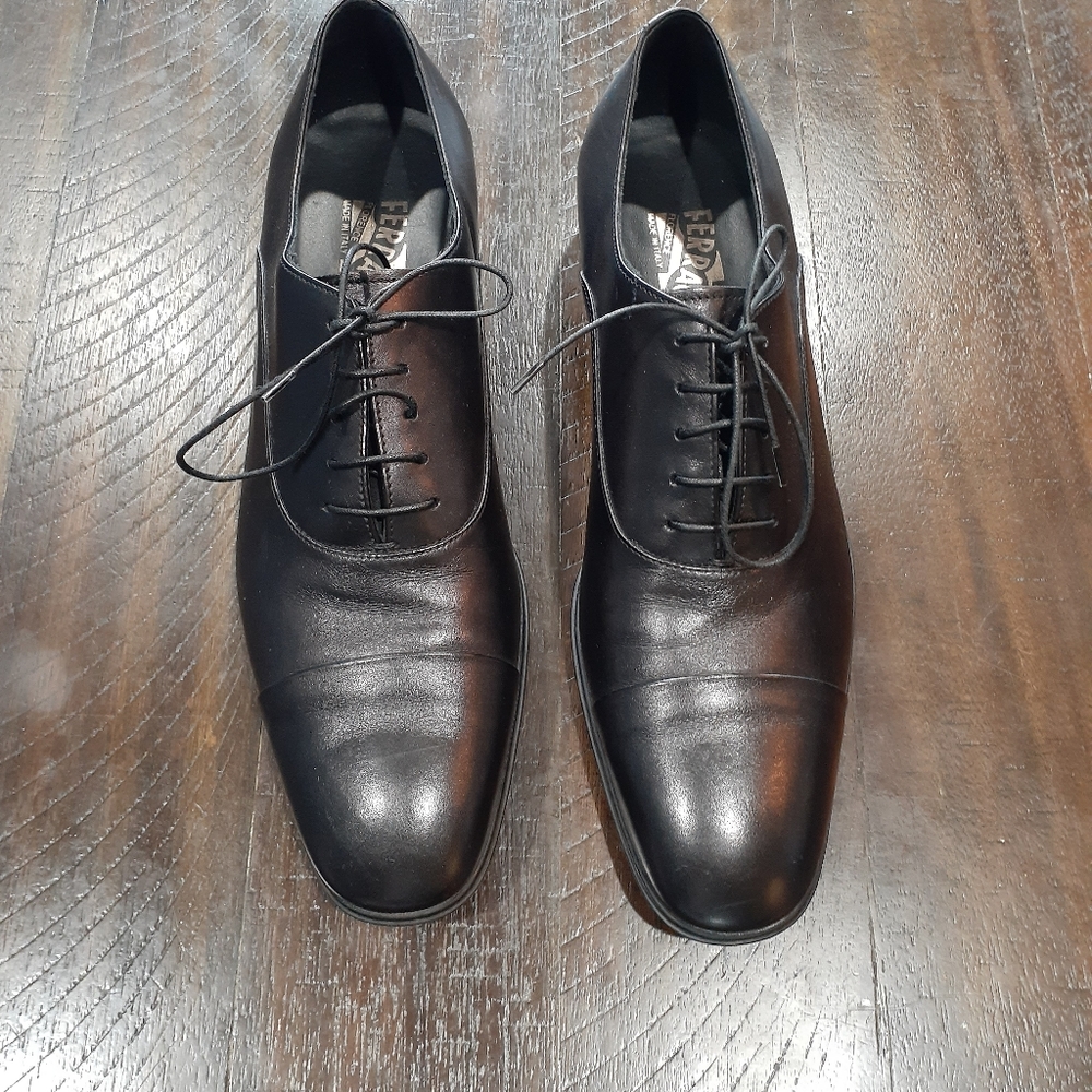 *SOLD*Black men's dress shoes